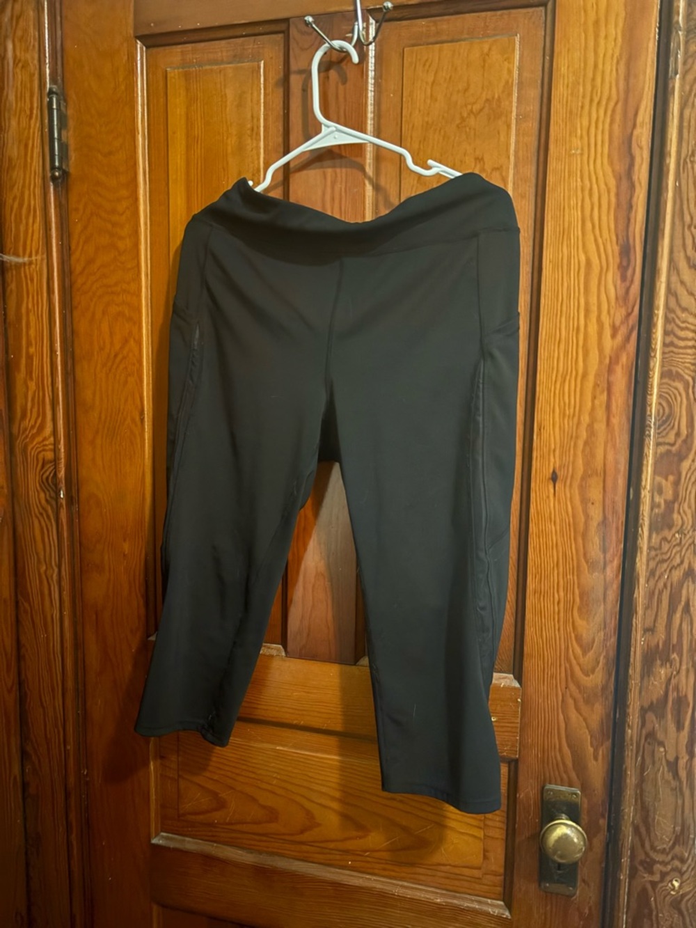 Tangerine Black Cropped Leggings